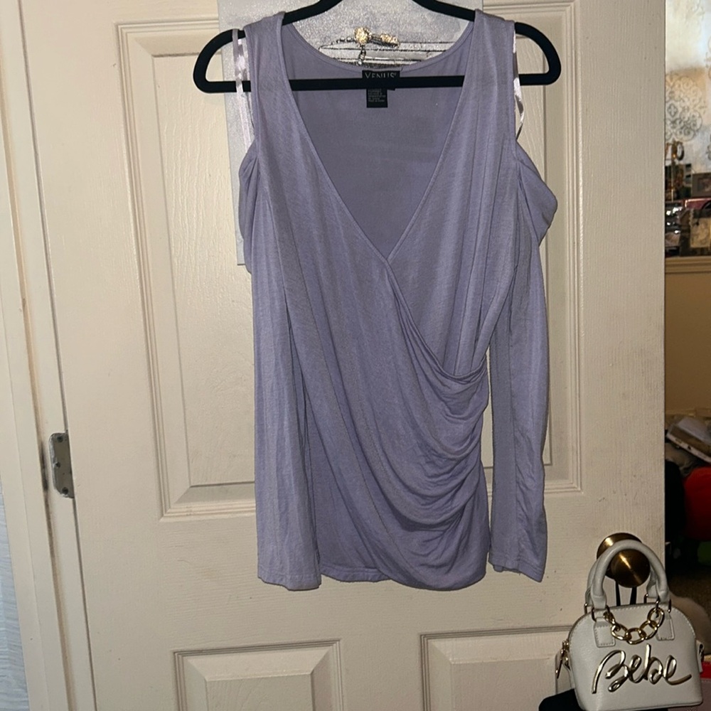 Venus Size Large Lavender V-neck Long Sleeve with Shoulder Cut Out Detail